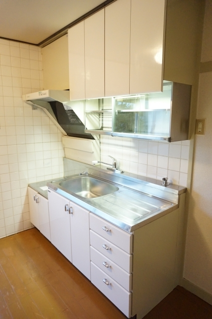 キッチン　※補修前の参考画像の為、設備等は現況優先。
