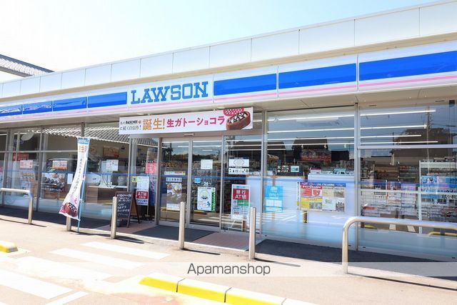 コンビニ　ローソン中新湊口店（コンビニ）まで1307m