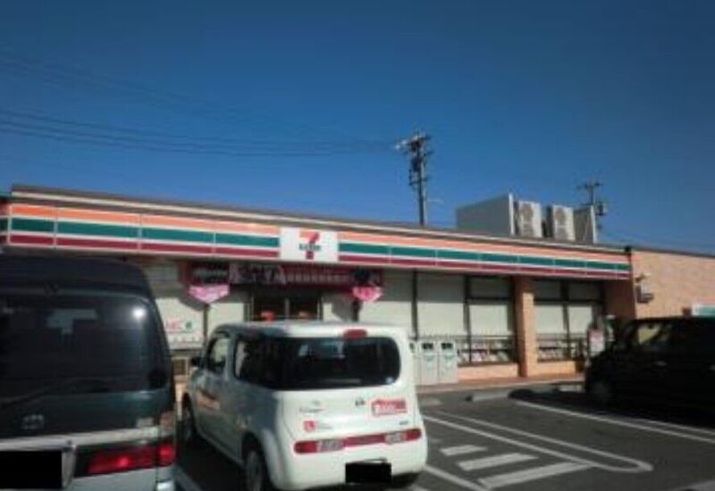 コンビニ　セブンイレブン浜松初生町追分店（コンビニ）まで558m