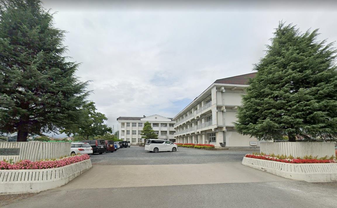 中学校　花巻市立花巻北中学校（中学校）まで1077m