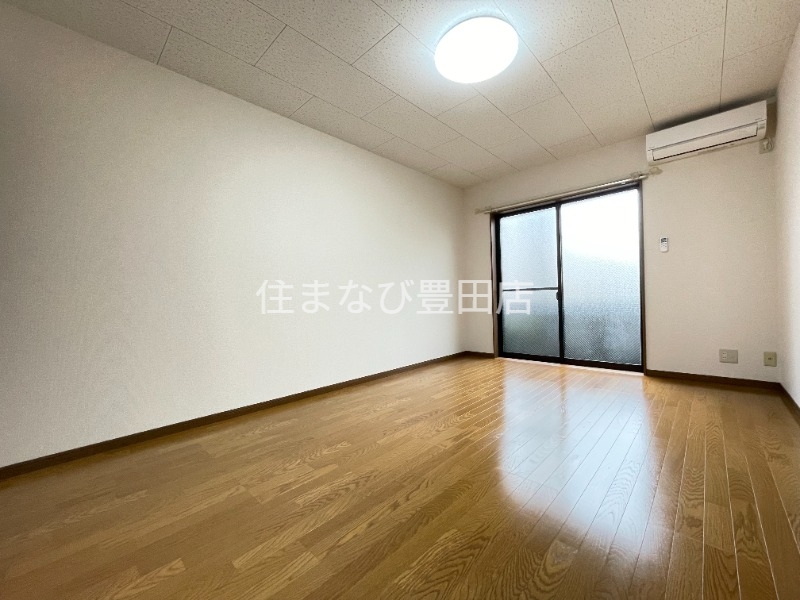 居室・リビング　同型別部屋写真
