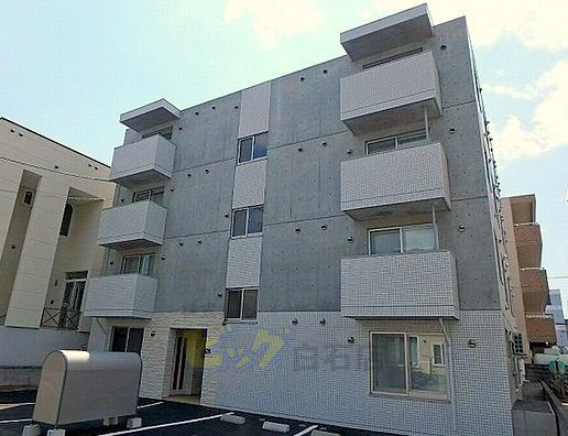 建物外観　インターネットが無料で利用可能なマンションです♪
