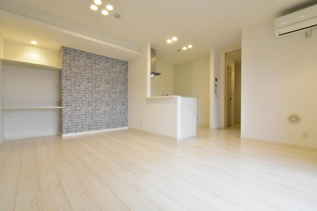 居室・リビング　※同建物別部屋の写真。参考