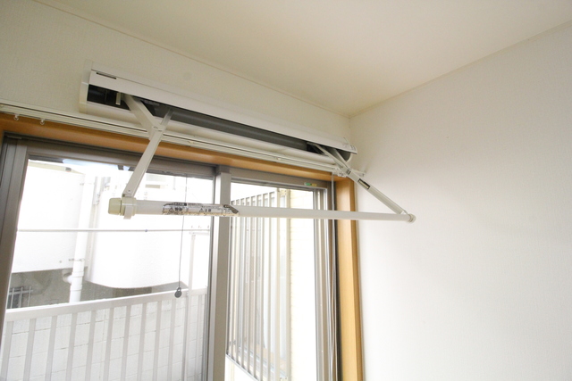 その他　室内物干し用金具付！日中の外出や雨の日のお洗濯に便利☆