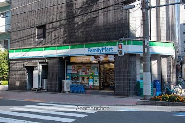 コンビニ　ファミリーマート台東三筋一丁目店（コンビニ）まで676m