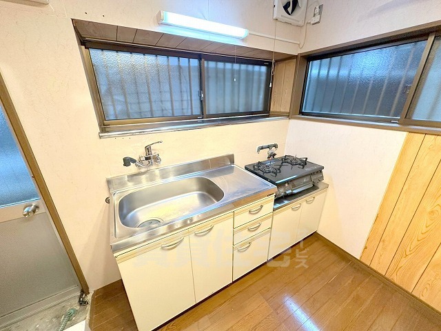 柏原市本郷4丁目戸建のキッチン写真