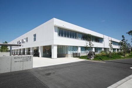 小学校　流山市立小山小学校（小学校）まで670m