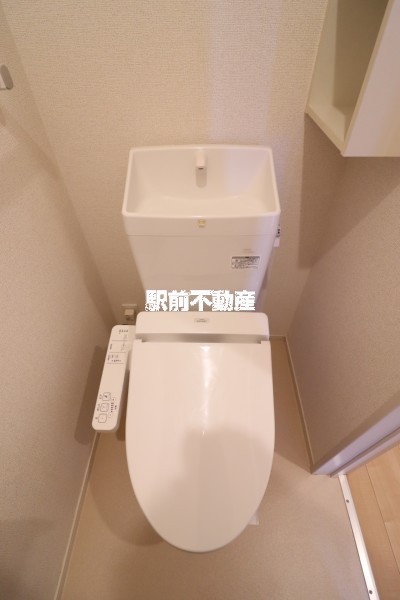 ＪＲ久大本線 南久留米駅 徒歩27分 2階建 築10年のトイレ写真