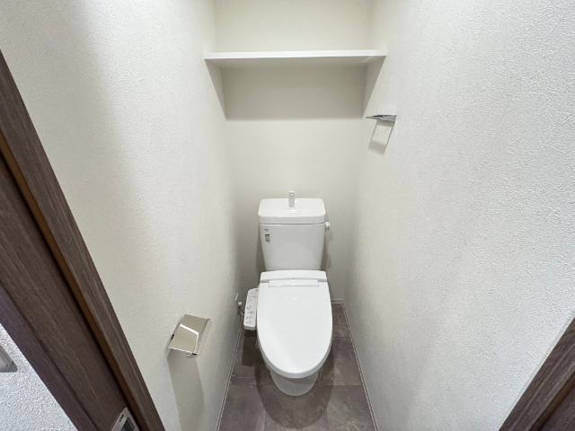 トイレ　温水洗浄便座付きのトイレです