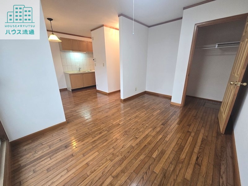 ＪＲ長崎本線 西諫早駅 徒歩15分 2階建 築29年の居間写真