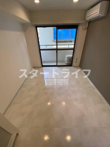 地下鉄御堂筋線 東三国駅 徒歩5分 5階建 築45年の居間写真