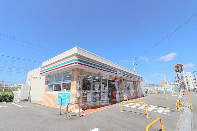コンビニ　セブンイレブン　摂津千里丘4丁目店（コンビニ）まで127m