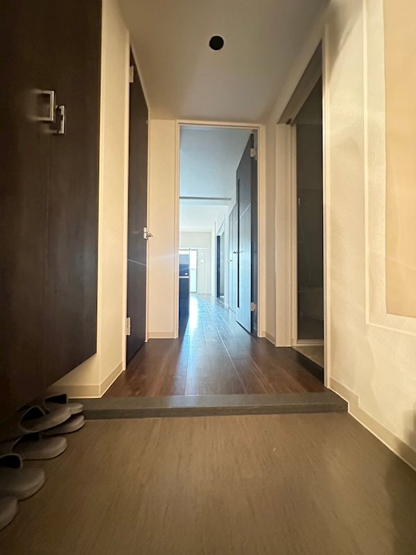 ORIENTAL FLATS KOBEの玄関写真