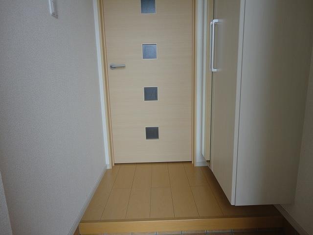 ブリランテ IIの玄関写真