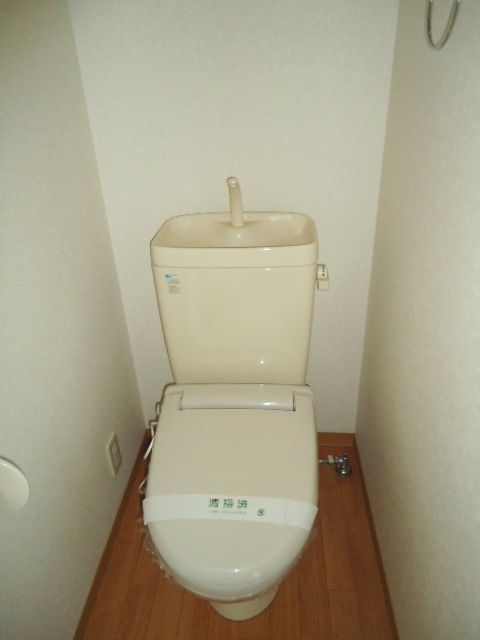 富山地鉄不二越上滝 上堀駅 徒歩19分 2階建 築24年のトイレ写真