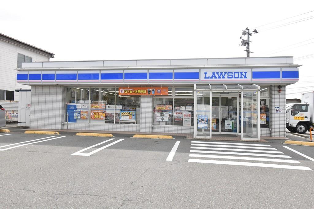 コンビニ　ローソン秋田土崎港南二丁目店（コンビニ）まで230m