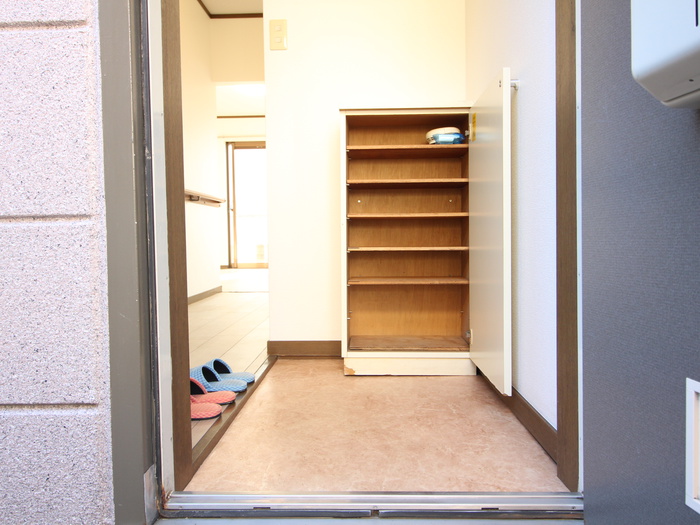 リブフラットの玄関写真