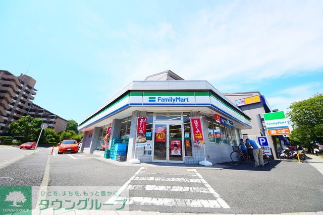 コンビニ　ファミリーマート横浜本牧通り店（コンビニ）まで460m