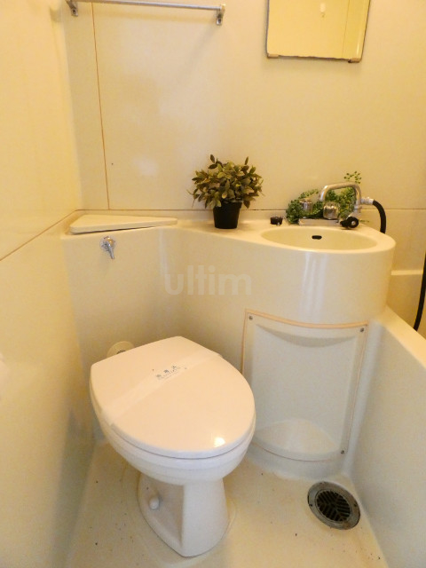 洗面設備　※同タイプの他のお部屋です