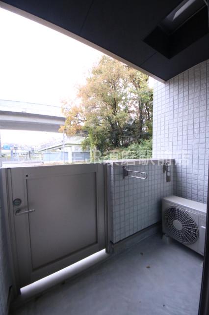 バルコニー　大きなバルコニーです。風通しも良いのですぐに乾きそうですね。