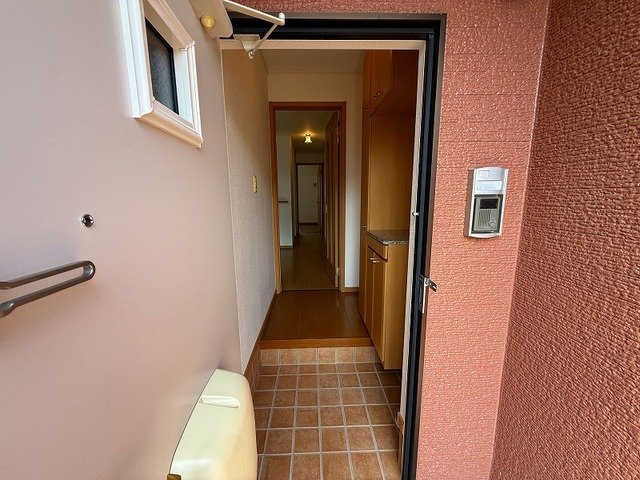 玄関　収納もある玄関です
