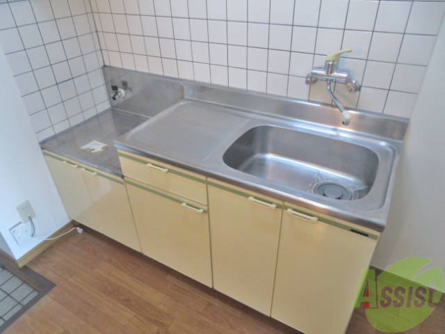 キッチン　キッチンは料理スペースも充実。これくらいあればいいですよね。