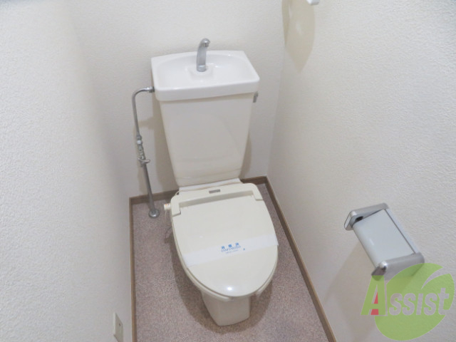 トイレ　お手洗いは程よい広さで落ち着きますね。