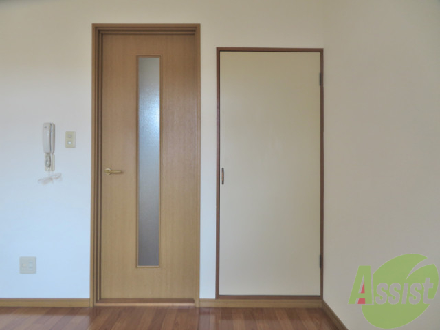 収納　収納もありますので安心ですね。中身が気になるところ。