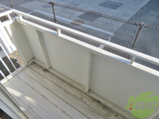 バルコニー　バルコニーは広さもありますので洗濯物も干しやすい。