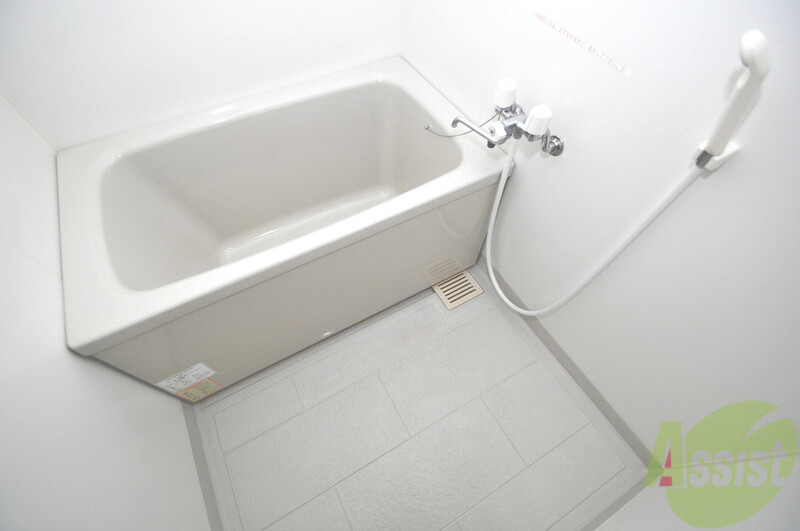 バス・シャワールーム　ゆったりサイズのお風呂は落ちつける癒しの空間です。