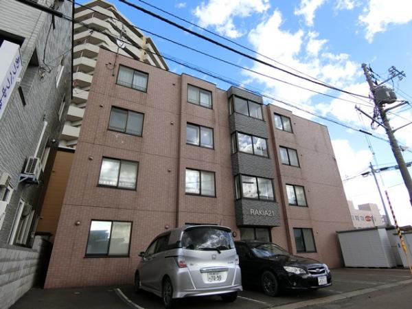 札幌市厚別区厚別中央五条のマンションの建物外観