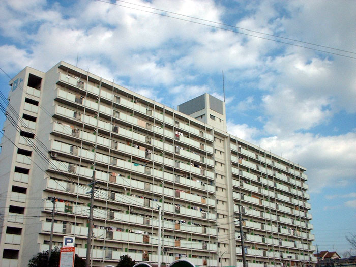 神戸市須磨区竜が台のマンションの建物外観