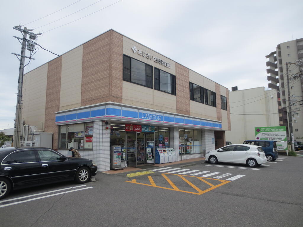 コンビニ　ローソン木曽川内割田店（コンビニ）まで246m