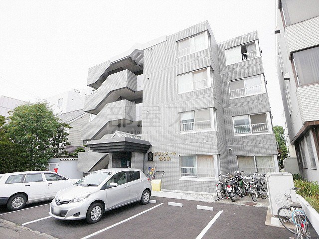 北海道札幌市中央区北六条西１８（マンション）の賃貸物件の外観