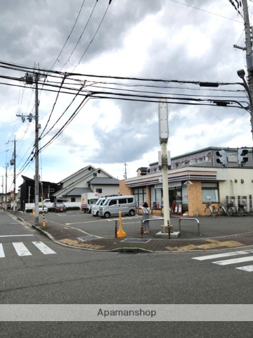 コンビニ　セブンイレブン（コンビニ）まで367m