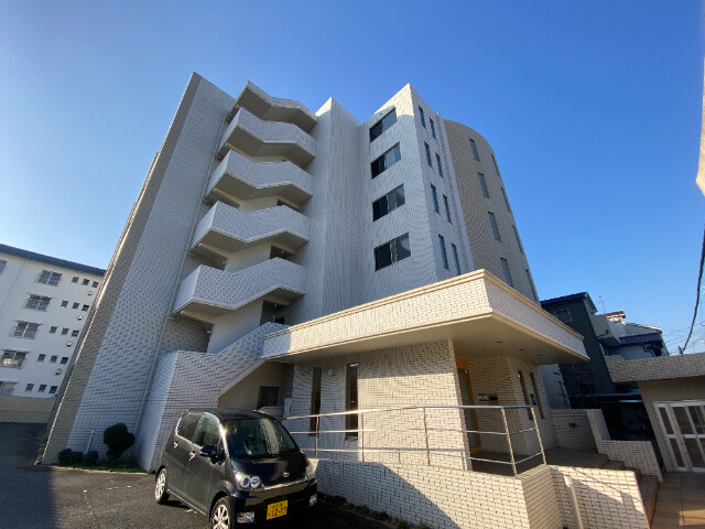大阪市平野区加美東のマンションの建物外観