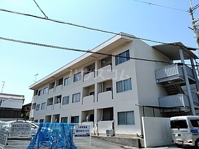 京都市西京区御陵北山下町のマンションの建物外観