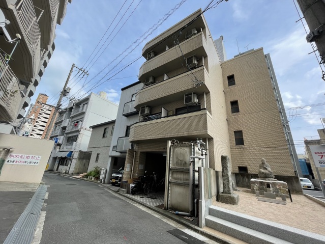 広島市西区横川町のマンションの建物外観