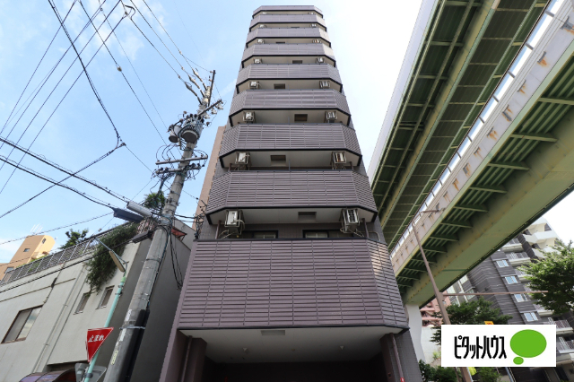 名古屋市東区白壁のマンションの建物外観