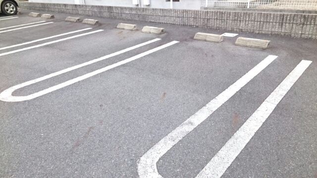 【加茂郡坂祝町大針のアパートの駐車場】