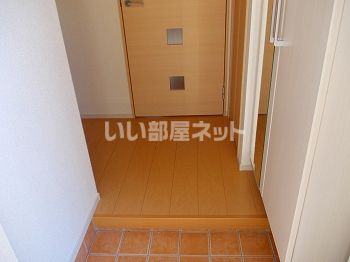 【姫路市花田町上原田のアパートの玄関】