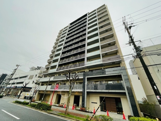 【大阪市福島区鷺洲のマンションの建物外観】