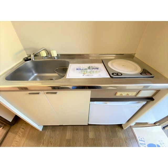 キッチン　ＩＨコンロ、ミニ冷蔵庫付