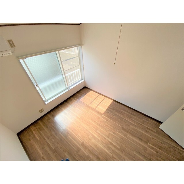 居室・リビング　ロフトから見た居室