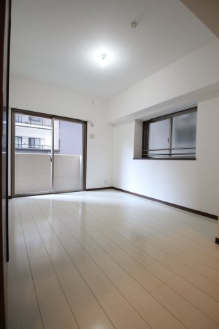 居室・リビング　ゆったり過ごせる居間です