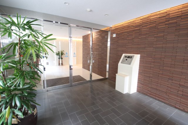 エントランス　清潔なエントランスです