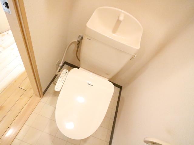 トイレ　清潔感のあるトイレです