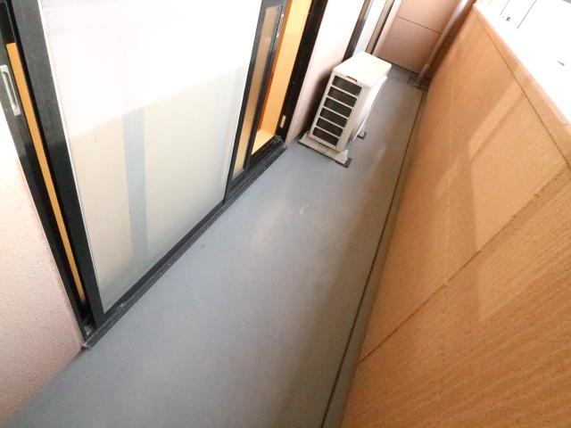 バルコニー　バルコニーからの眺めを楽しみながら食事をしませんか