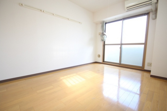 居室・リビング　※別部屋の写真です