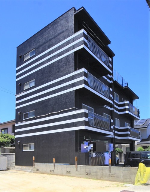 松山市南江戸のマンションの建物外観